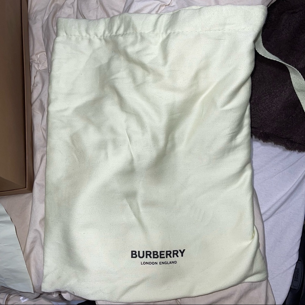 BURBERRY SNEAKERS - Picture 4 of 6